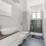 Guesthost - Bright & Comfy In Corvetto Apartamento Milão